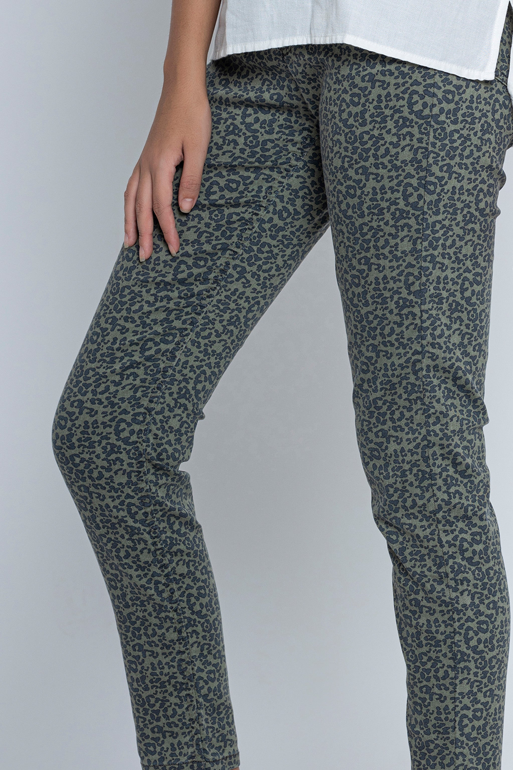 Military Green Printed 7/8 Pants