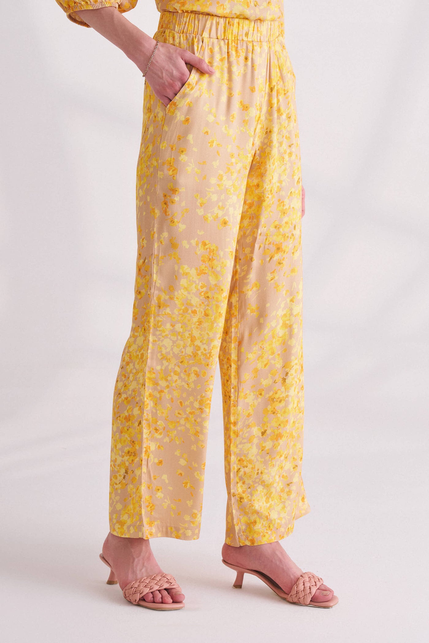 Straw Yellow Casual pants