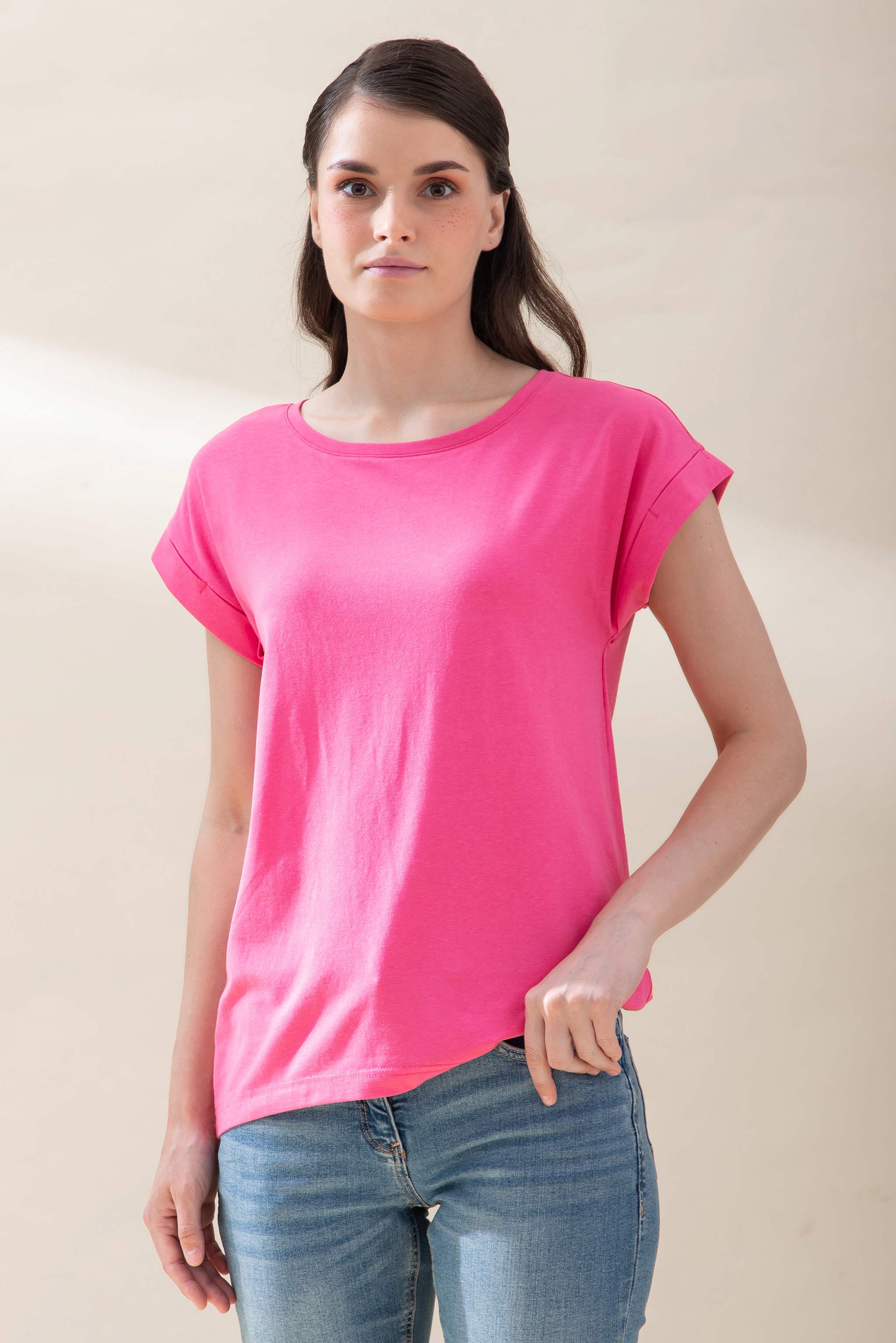 Pink T-shirt with cap sleeve