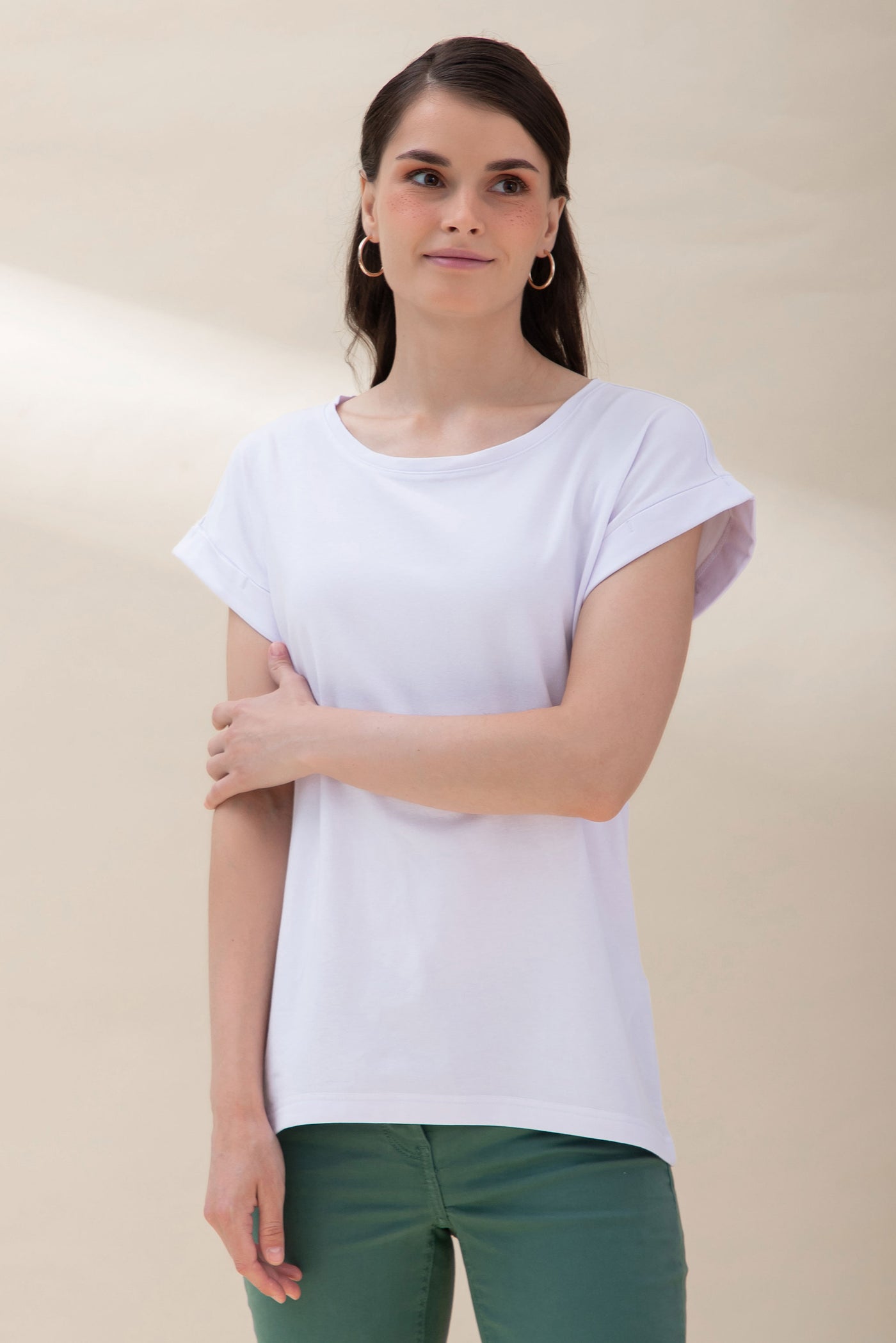 White T-shirt with cap sleeve