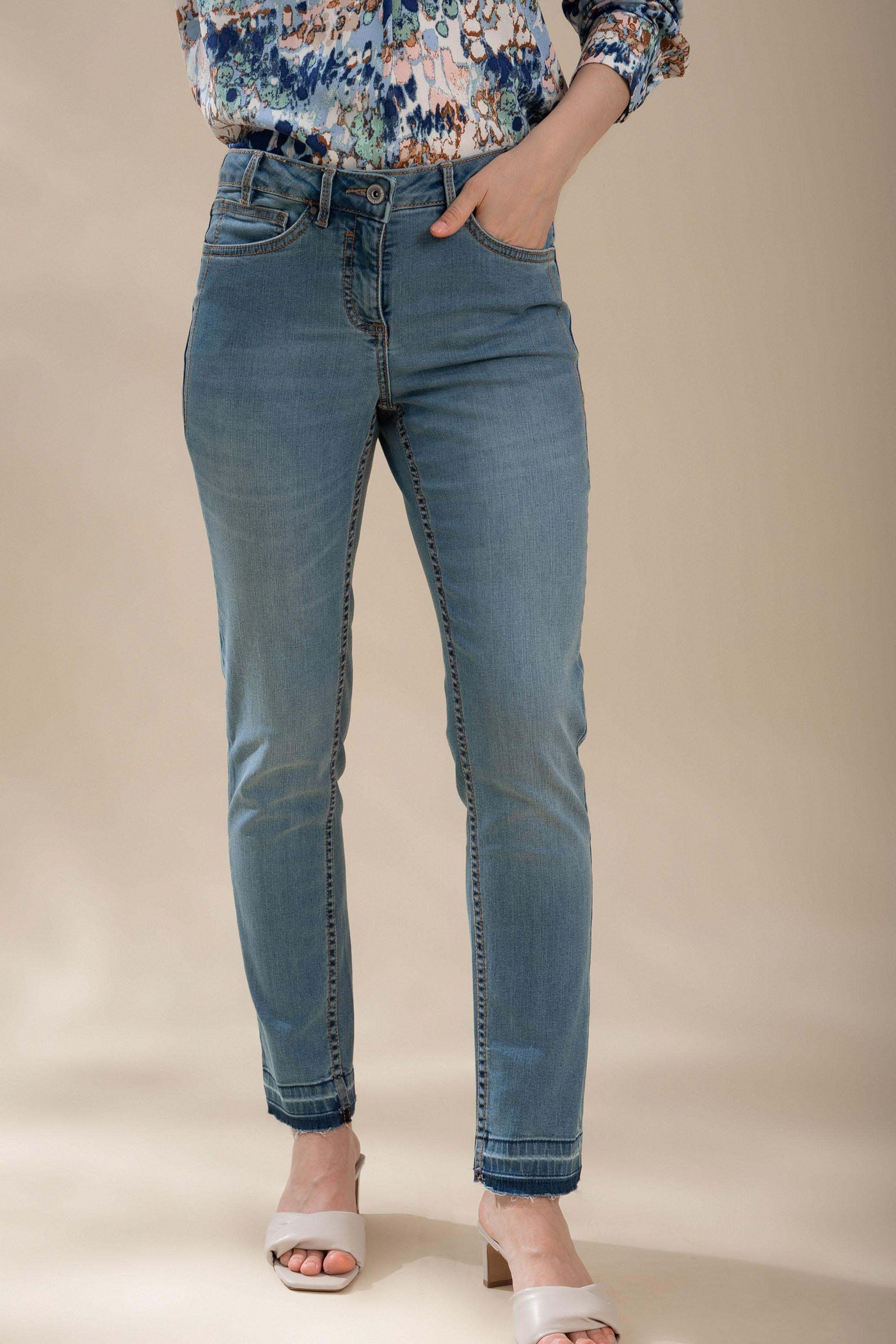 Blue Narrow Denim Jeans 7/8