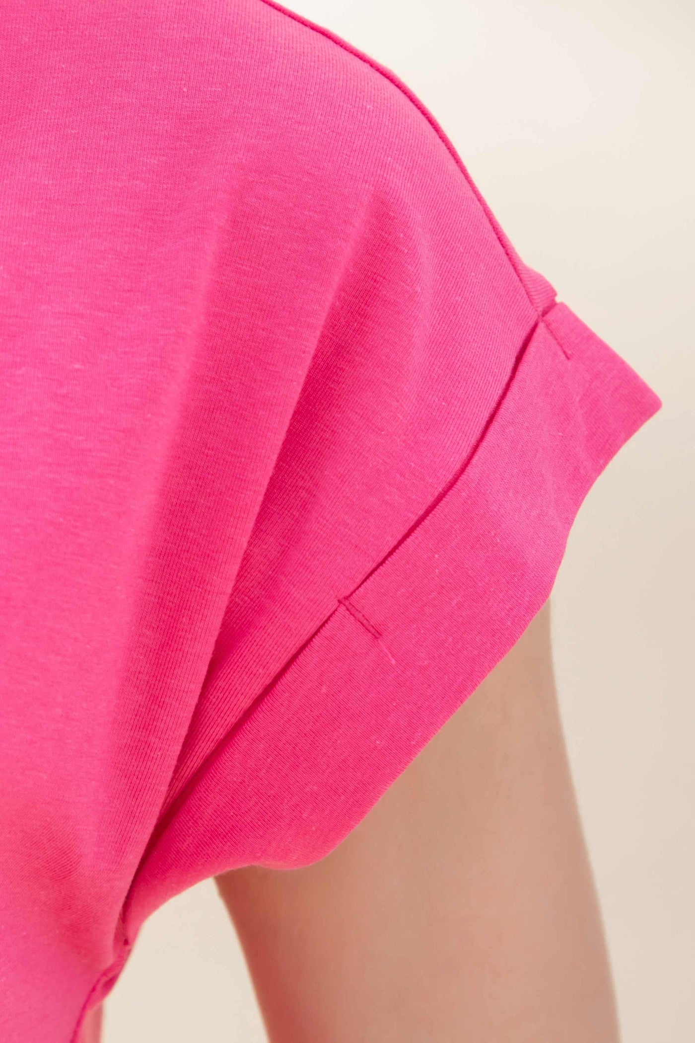 Pink T-shirt with cap sleeve